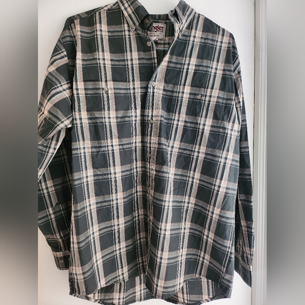 Wrangler Wrinkle Resistant Shirt. Size L, Preloved
